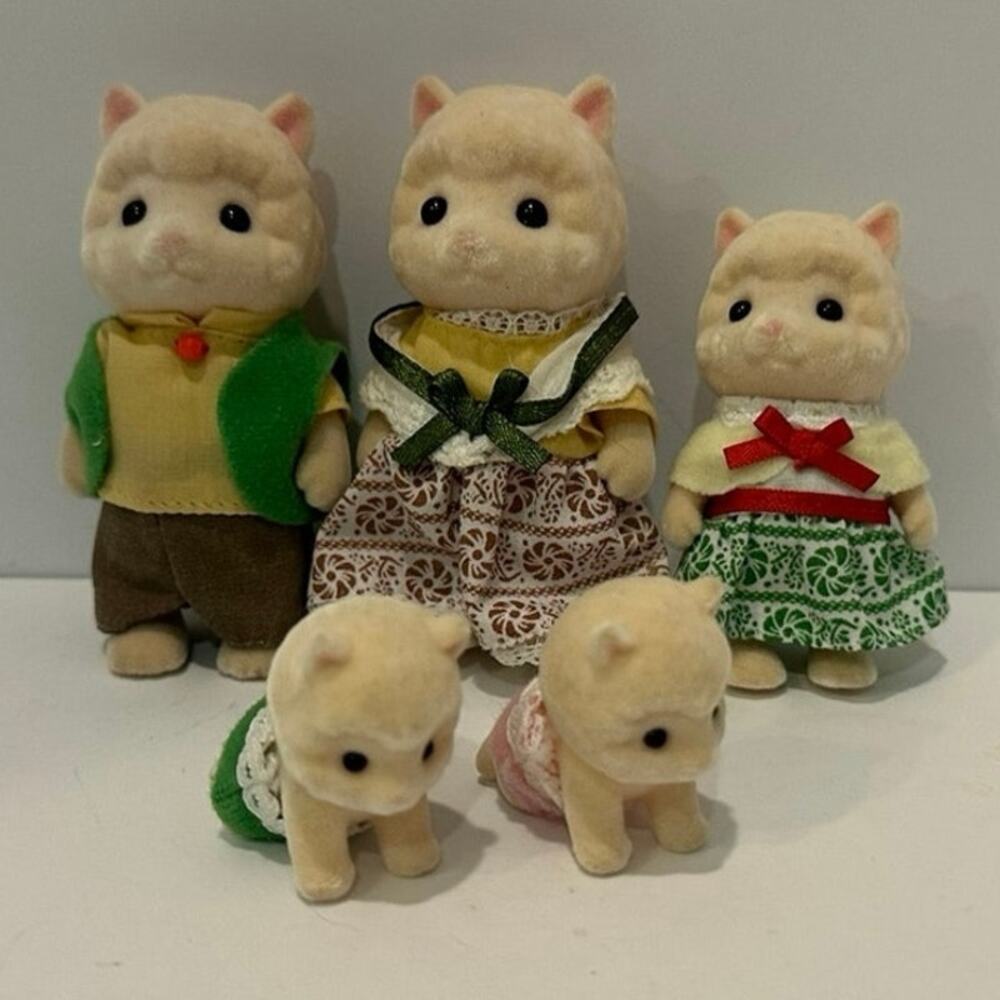 Calico critters Alpaca family 2 babies- played with condition